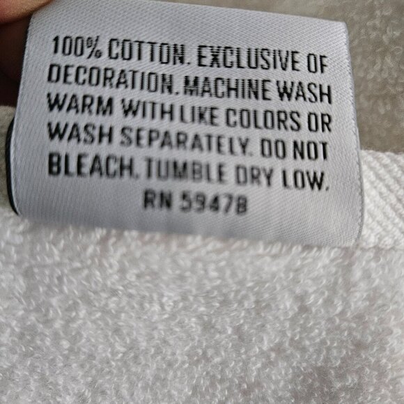 Set of 2 Decorative Hand Towels - Picture 3 of 3